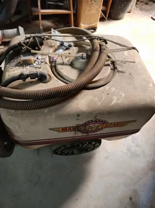 Cuba depósito para pulverizar con muchas mangueras