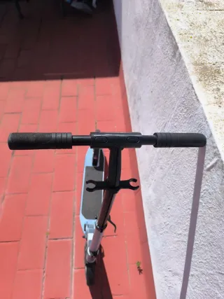 Patinete de adulto gris