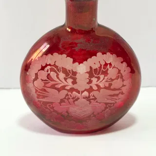 Piccola bottiglia fiaschetta in vetro rosso decori