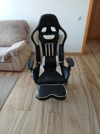 Silla Gaming Negra y Blanca