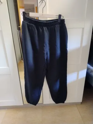 Lote de pantalones de chándal para mujer.