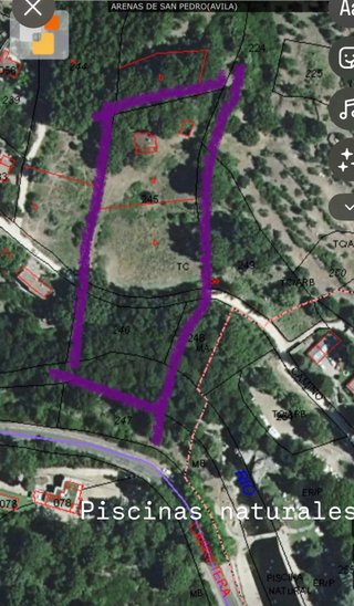 Finca de 5000m2 con casa y estanque