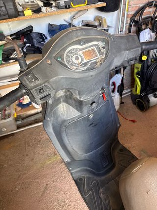 Peugeot Tweet 125 Scooter