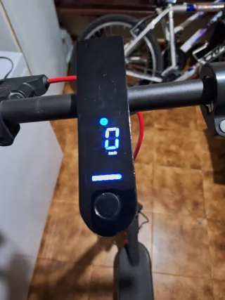 Xiaomi Electric Scooter 4 Pro + Casco