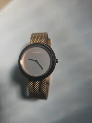 Reloj Calvin Klein Dorado en perfecto estado