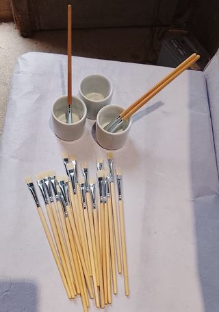 Set 24 Pennelli + 6 Vasetti Pittura