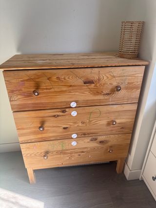 Cómoda de madera Ikea