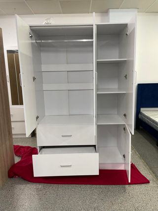 Chollo! Armario 3 puertas blanco Nuevo