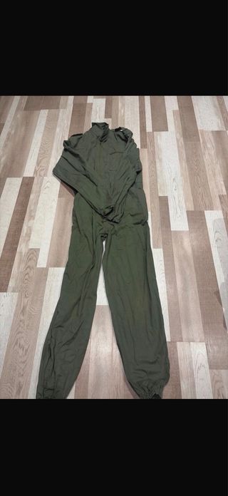 Mono militar de trabajo verde