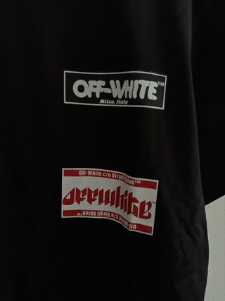 T-shirt Off-White nera con stampe