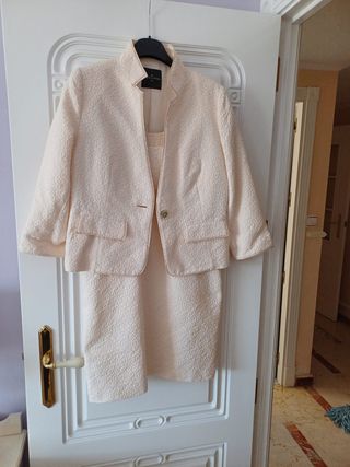 Conjunto Vestido y Chaqueta Beige