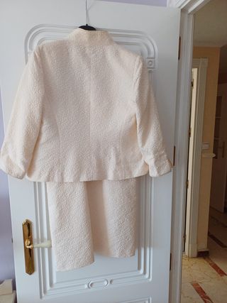Conjunto Vestido y Chaqueta Beige