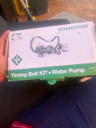 Kit de distribución con bomba de agua INA original