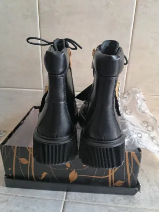 Stivaletti Gavi Neri Tg 38 Nuovi