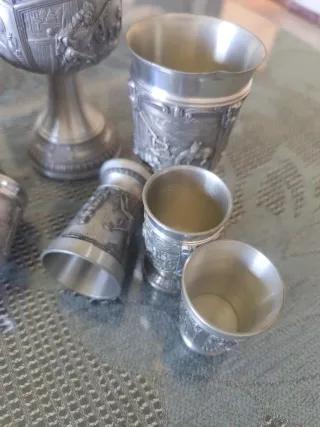 Juego de 7 Vasos de Zinc Decorados