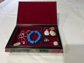 Joyero con caja de música floral