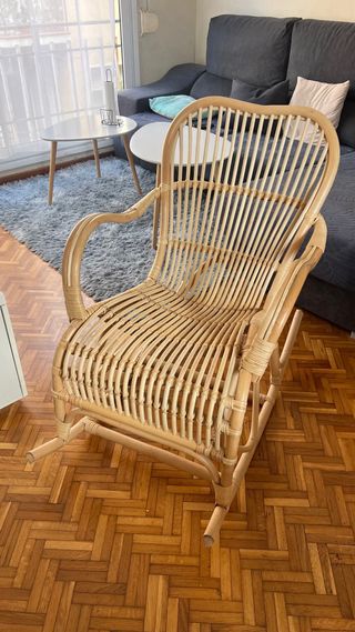 Poltrona a dondolo in vimini naturale