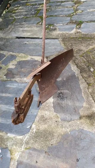 Arado antiguo de labranza