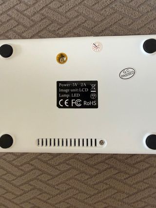 Mini proyector LED con mando