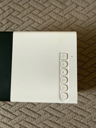 Mini proyector LED con mando