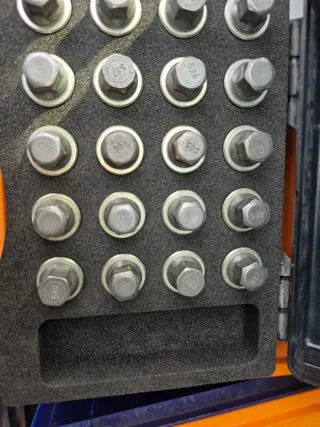 Kit bulloni per ruota antifurto