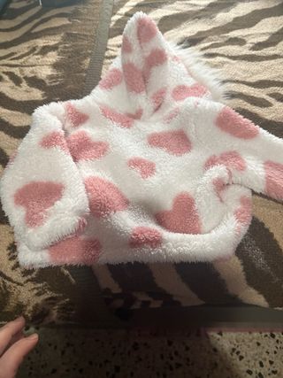 Chaqueta pelo bebé rosa con corazones