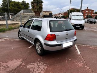 Volkswagen Golf 1.6 105 cv Highline 2001