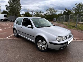 Volkswagen Golf 1.6 105 cv Highline 2001