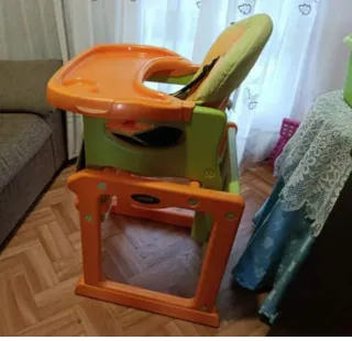 Trona bebes marca "Jane"