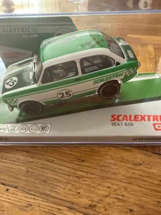 Scalextric Seat 850 Edition club regalo y revista