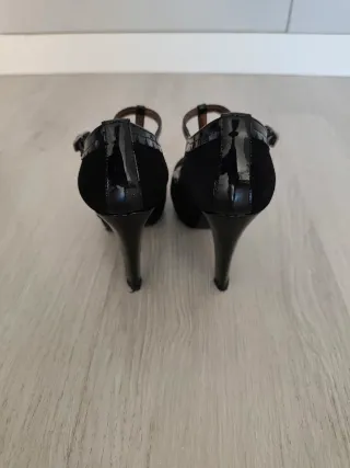 Zapatos negros tacón