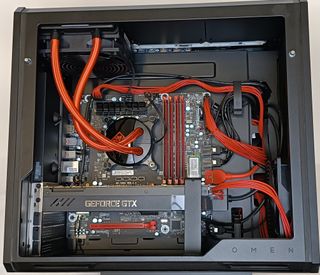 OMEN X Cubico Gaming PC + Monitor Samsung Curvo