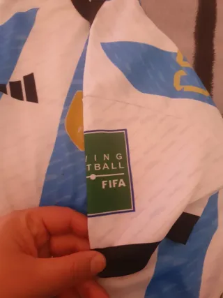 Camiseta Adidas Argentina Talla S esta pequeña 2 3
