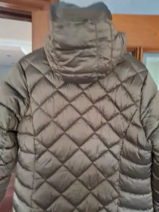 Plumífero acolchado rombos. Ligero y abrigado.