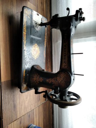 Máquina de coser Wertheim antigua