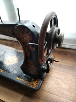 Máquina de coser Wertheim antigua