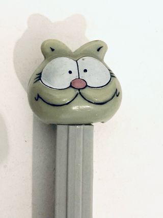 Dispensador PEZ Garfield con dulces