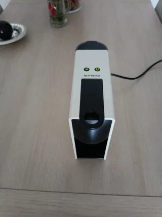 Cafetera Nespresso Essenza Mini