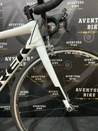 Bicicleta carretera Trek Madone Three carbono