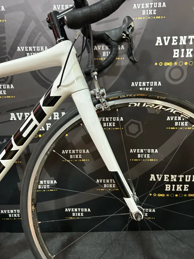 Bicicleta carretera Trek Madone Three carbono