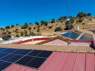 Instalaciones fotovoltaicas aisladas , con batería