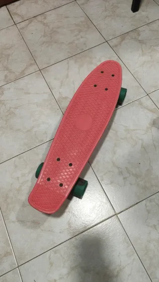 Monopatín rojo 55cm ruedas PVC