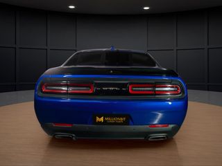 Dodge Challenger SXT AWD
