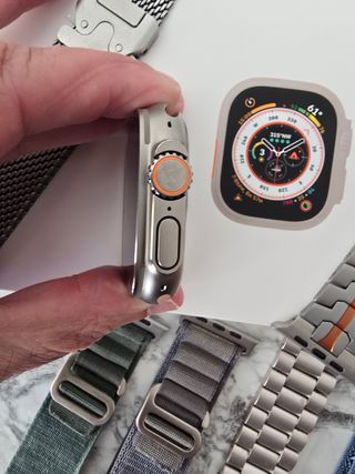 iPhone 13 Pro-Max Verde e Apple Watch Ultra Titanio