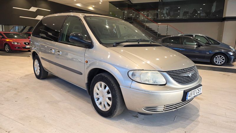 Chrysler Voyager 2.5CRD SE 2004 - foto 1