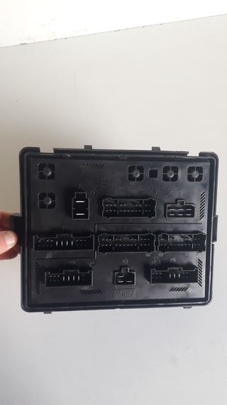 CAJA RELES / FUSIBLES - SSANGYONG REXTON