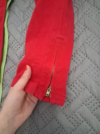 Vaqueros rojos talla 12-14 (158 cm)