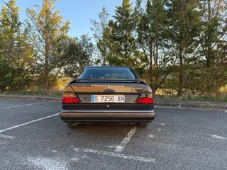 Mercedes-Benz 230E W124