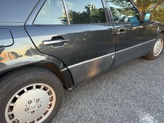 Mercedes-Benz 230E W124