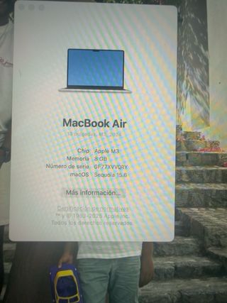 MacBook Air M3 13 2024 8GB RAM sin mucho uso